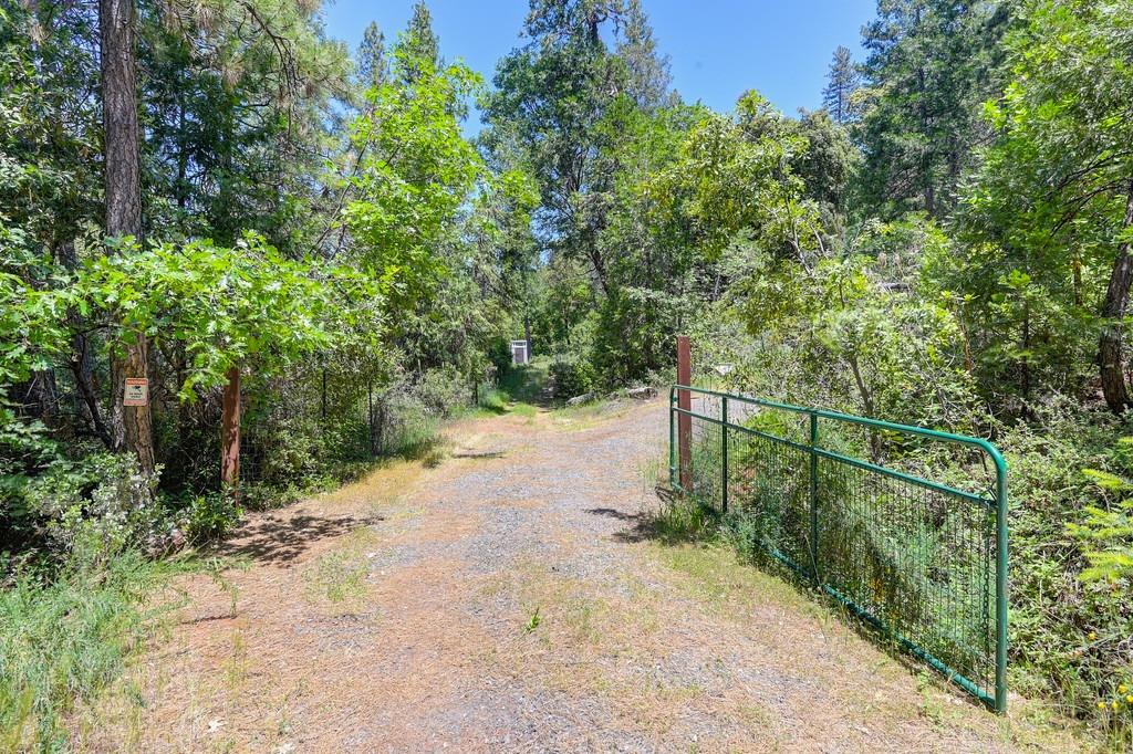 Photo of 5070 Hotchkiss Hill Rd in Georgetown, CA