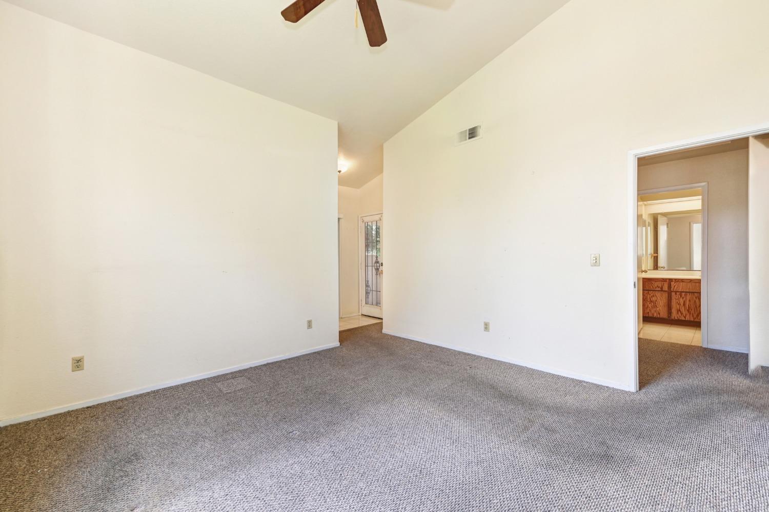 Photo #15: 223050275 Listing: Photo #15
