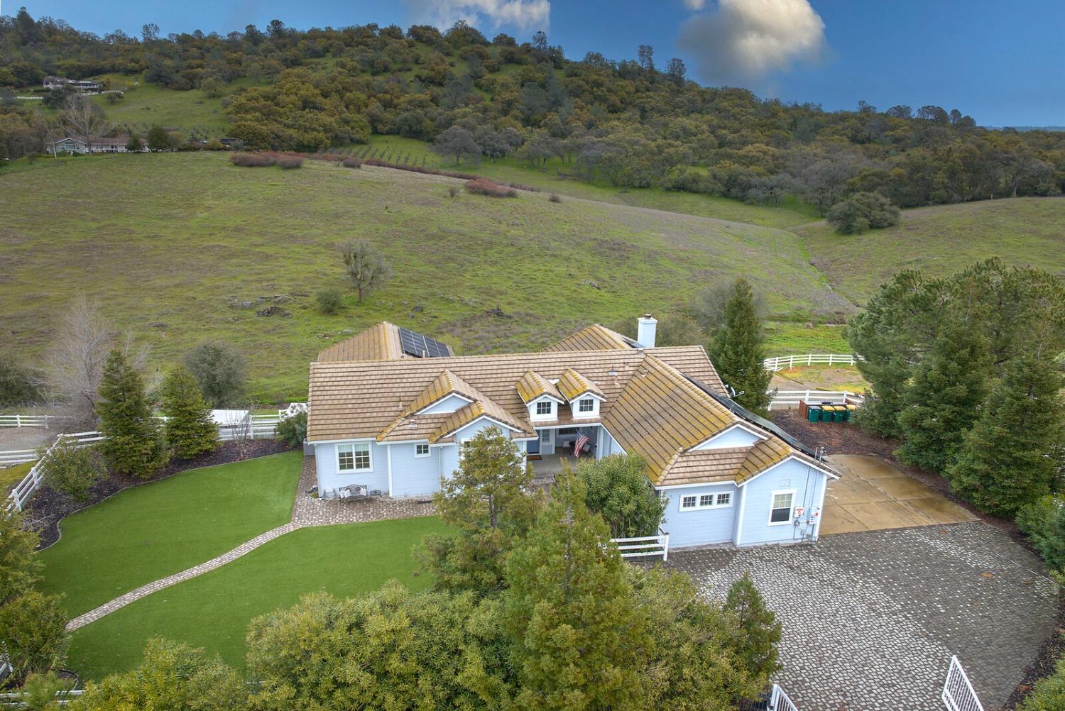 Photo of 1215 Shadow Hawk Dr in Shingle Springs, CA