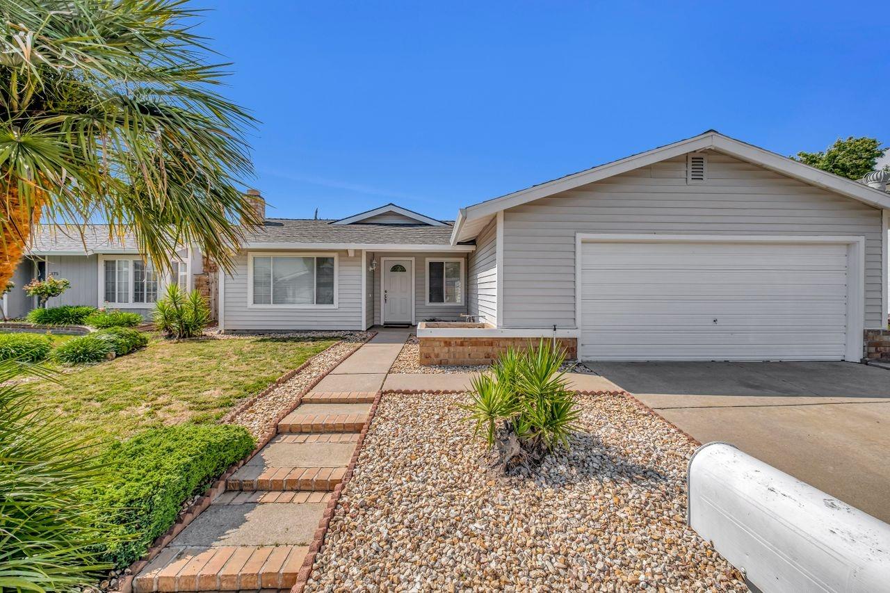 Photo of 4179 Westporter Dr in Sacramento, CA