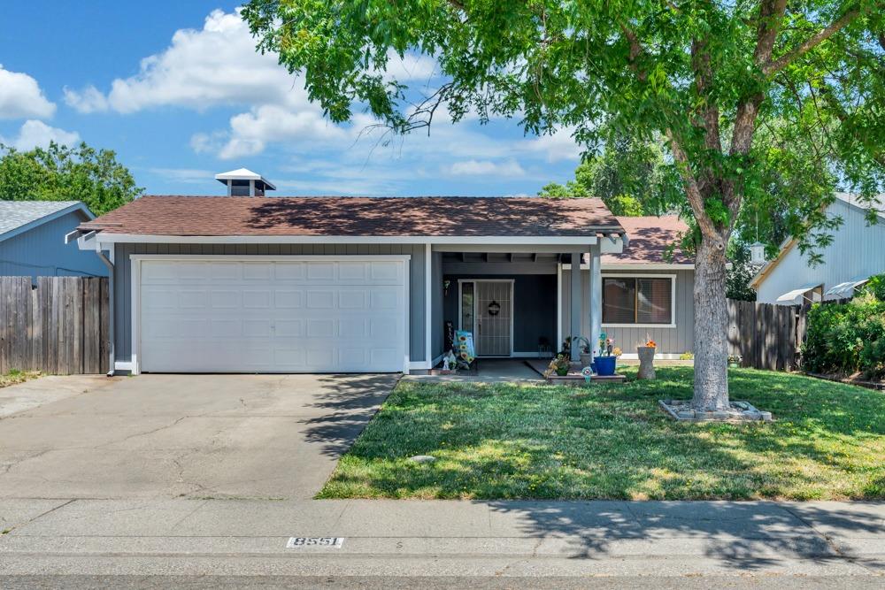 Photo of 8551 Villaview Dr in Citrus Heights, CA