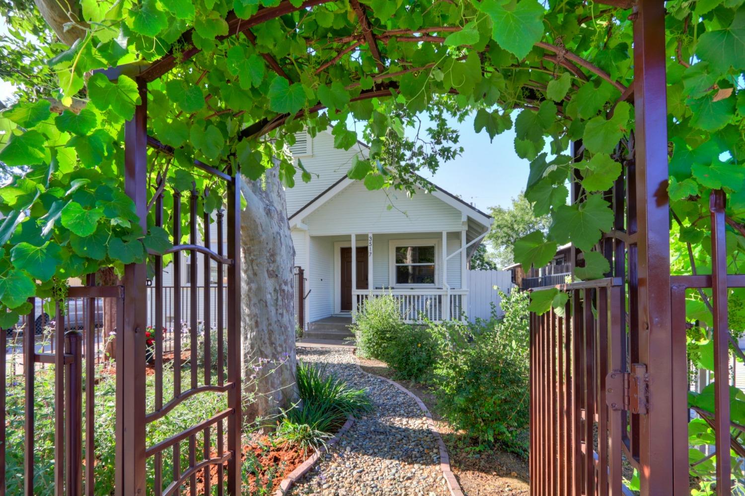 Photo of 3517 19th Ave in Sacramento, CA