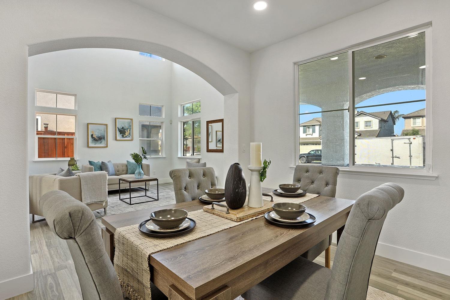 Detail Gallery Image 10 of 53 For 2044 Buena Vista Dr, Manteca,  CA 95337 - 5 Beds | 3/1 Baths