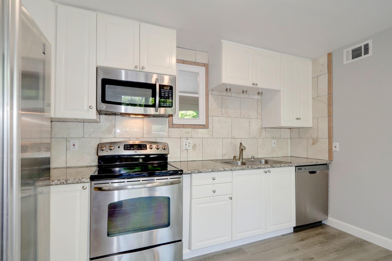 Photo #18: 223050762 Listing: Photo #18
