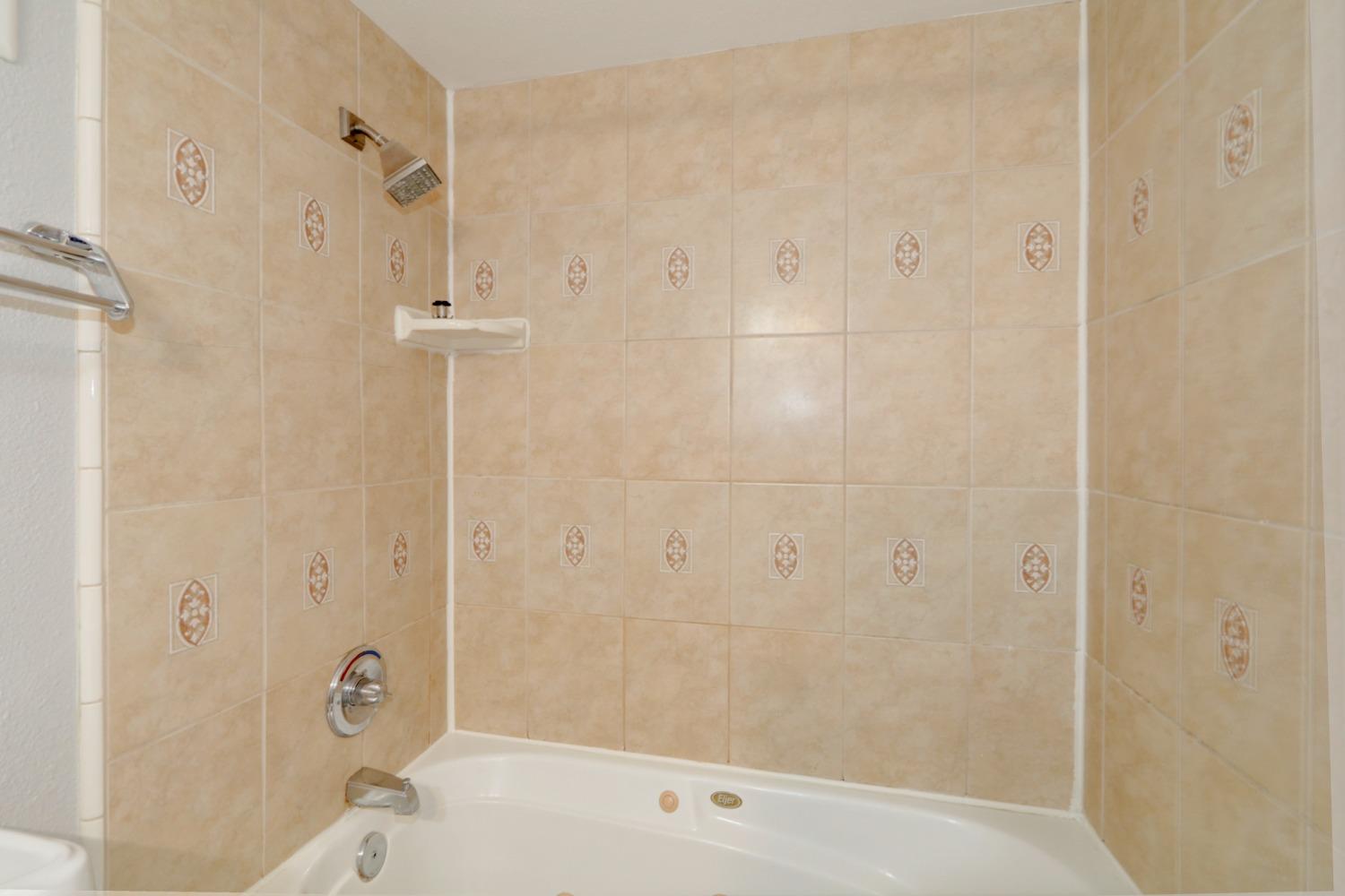 Photo #34: 223050762 Listing: Photo #34
