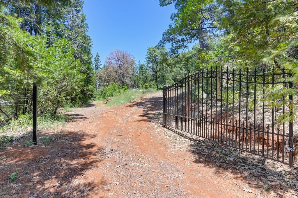 Photo of 1447 Shining Moon Ln in Georgetown, CA