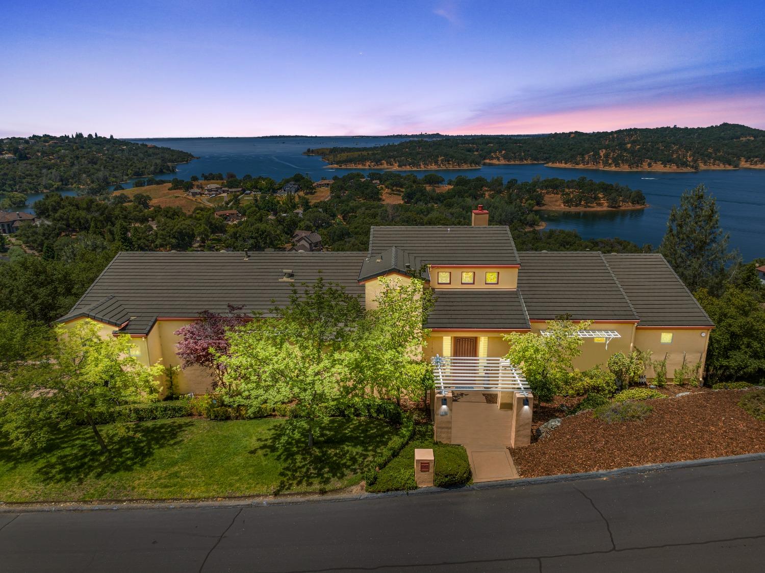 Photo of 1184 Clearview Dr in El Dorado Hills, CA