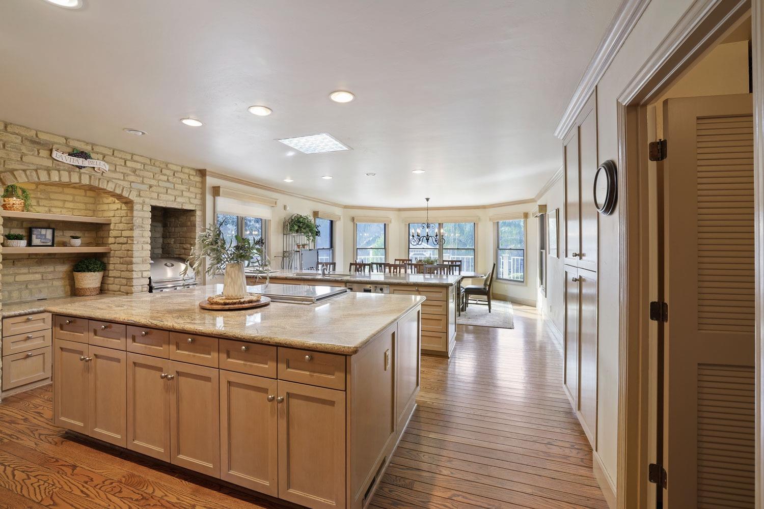 Detail Gallery Image 15 of 94 For 1351 Rivergate, Lodi,  CA 95240 - 5 Beds | 3/2 Baths