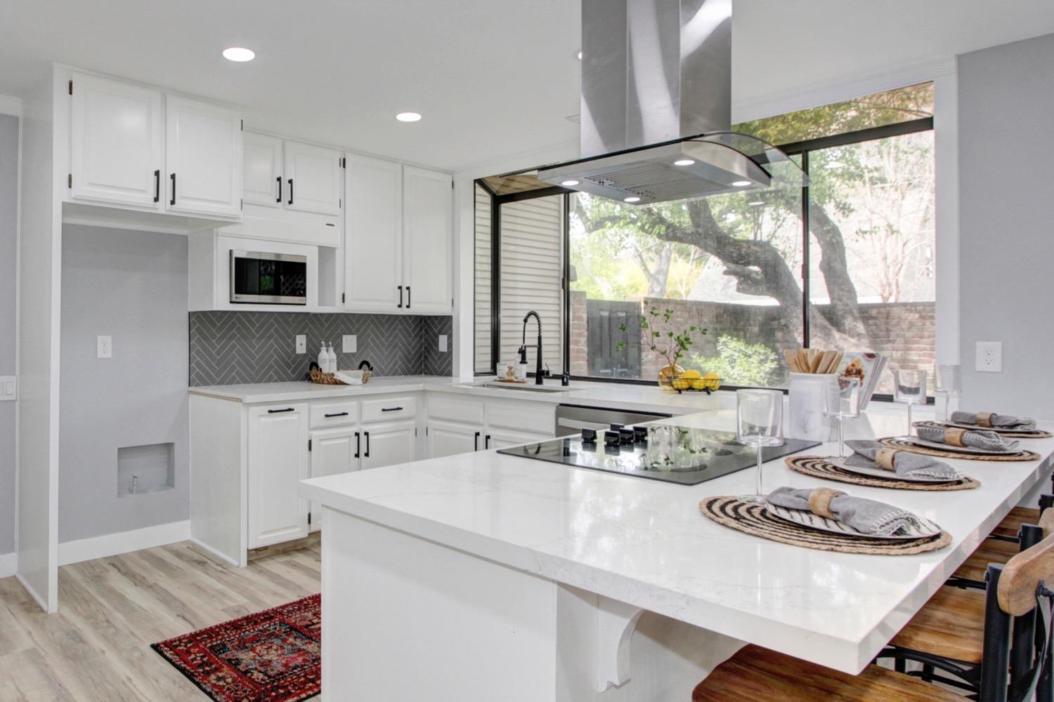 Photo of 487 Wyndgate Rd in Sacramento, CA