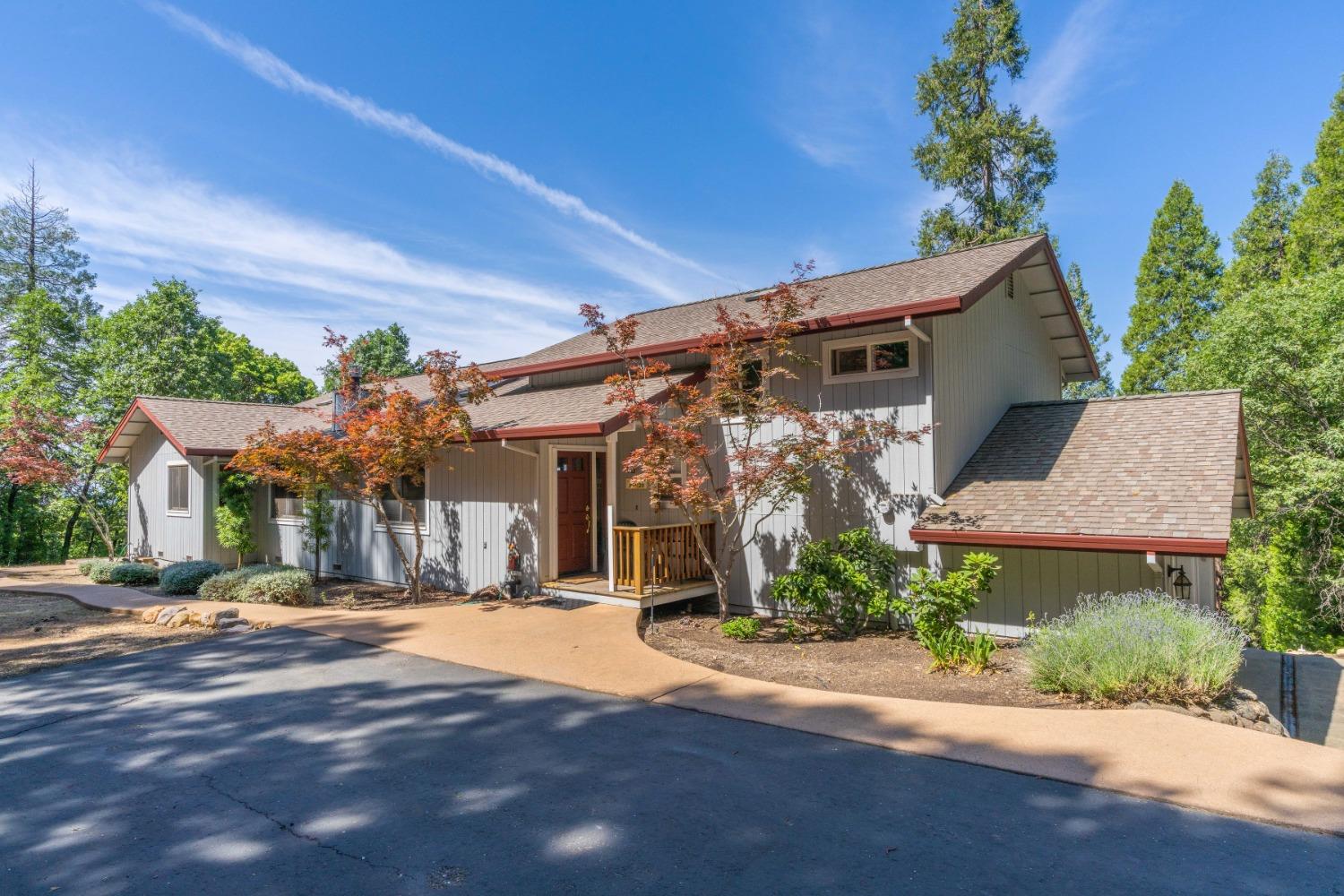 Photo of 25920 Mount Misery Ln in Pioneer, CA