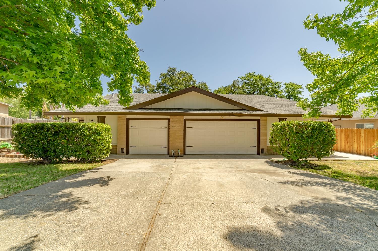 Photo of 6966-6968 Crux Dr in Citrus Heights, CA