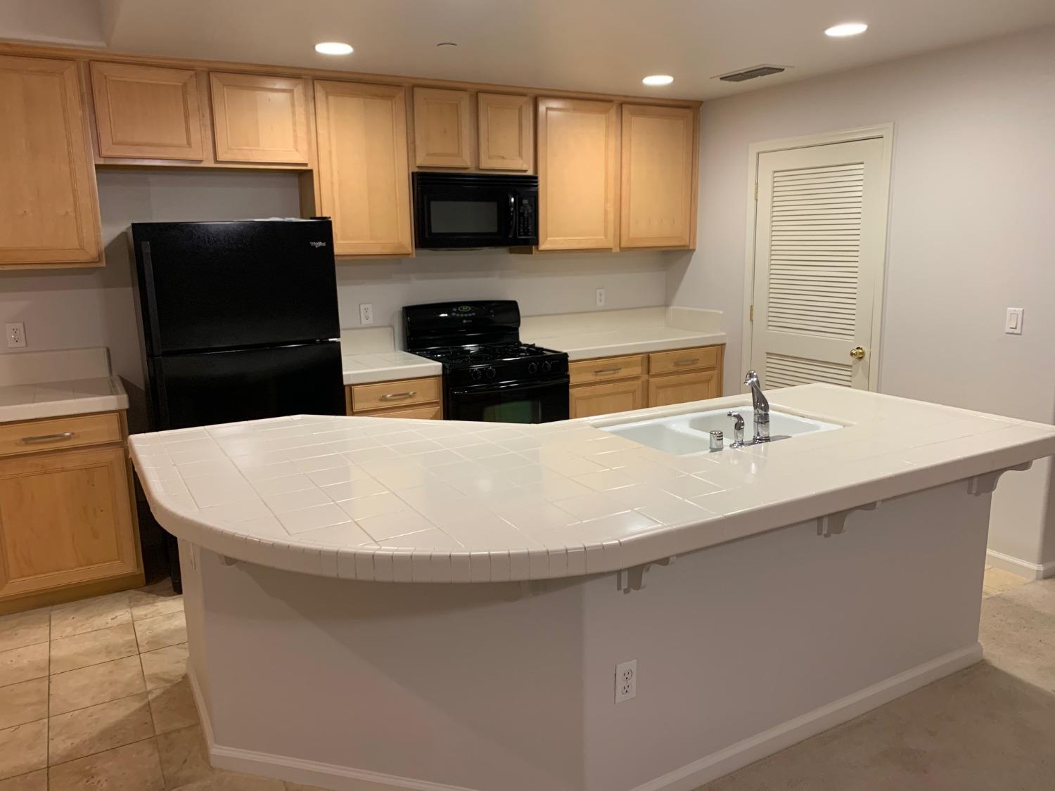 Photo #4: 223051100 Listing 