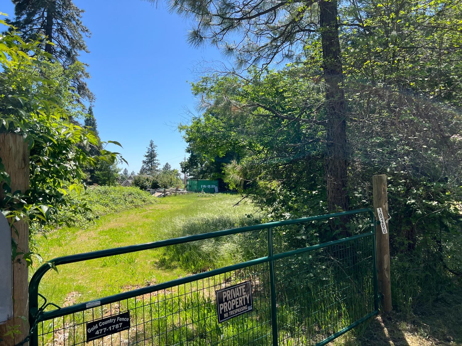 Photo of 10200 Ridgeview Dr in Grass Valley, CA