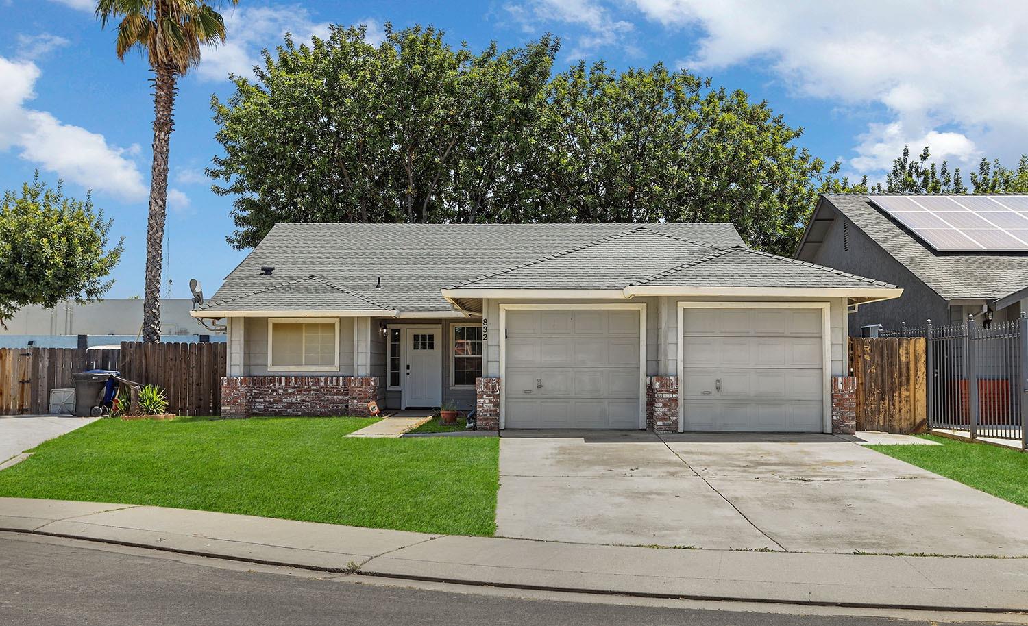Photo of 832 Plateau Wy in Modesto, CA