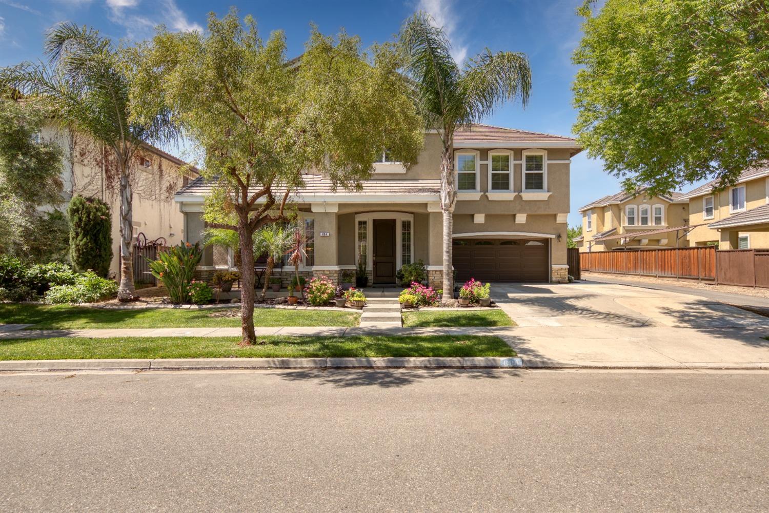 Photo of 684 Stetson Dr in Oakdale, CA