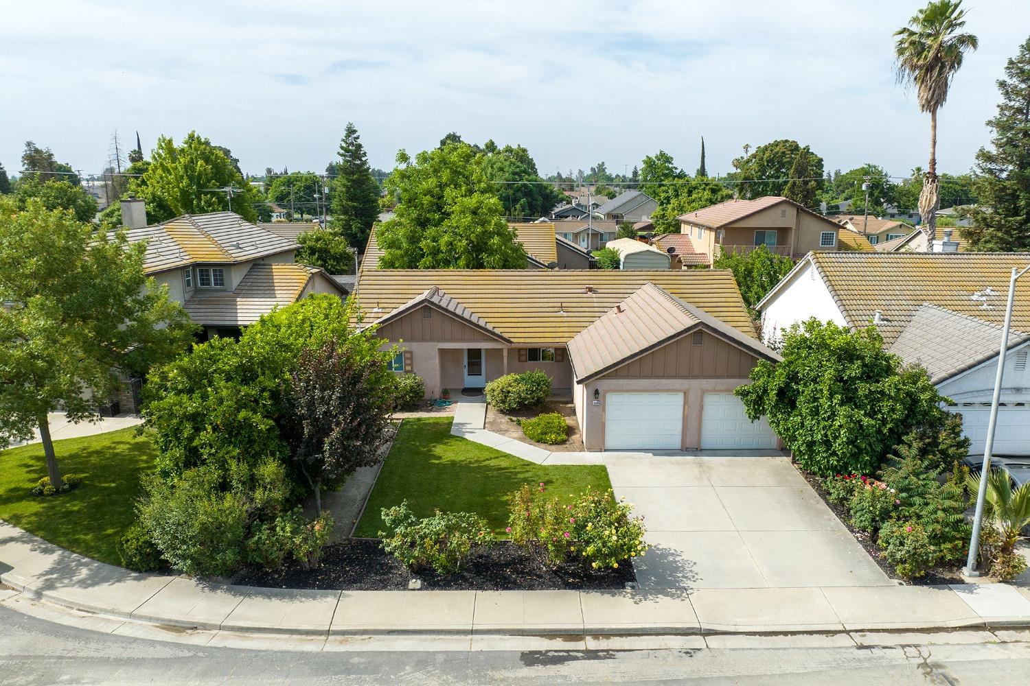 Detail Gallery Image 1 of 1 For 20165 Rhinestone Dr, Hilmar,  CA 95324 - 3 Beds | 2 Baths