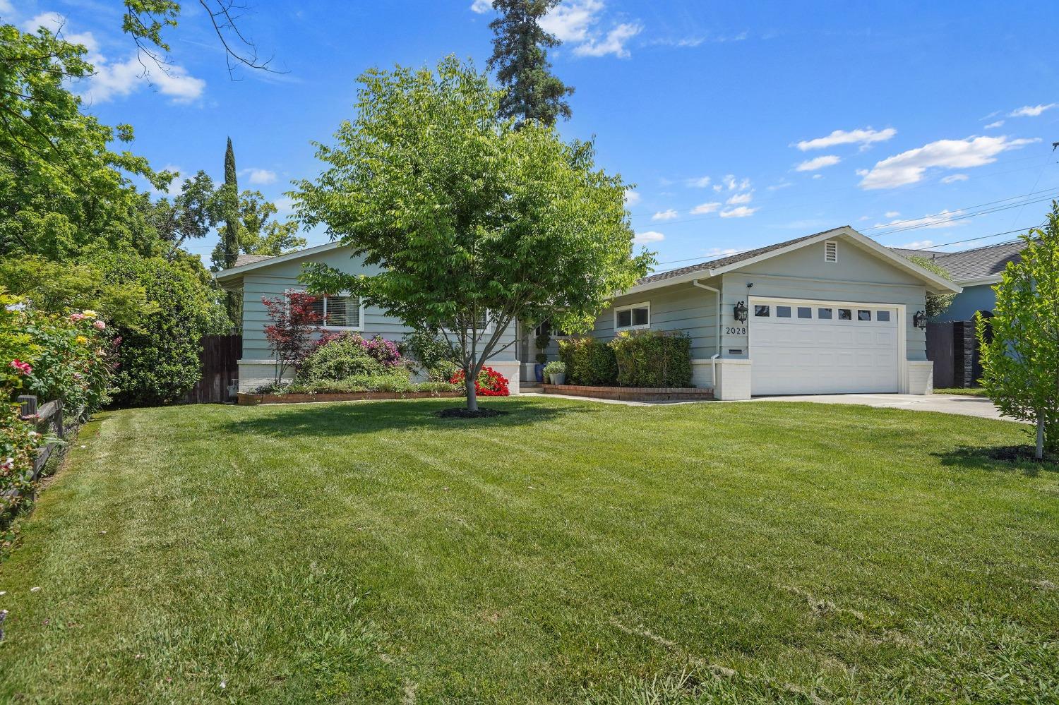 Photo of 2028 Ione St in Sacramento, CA