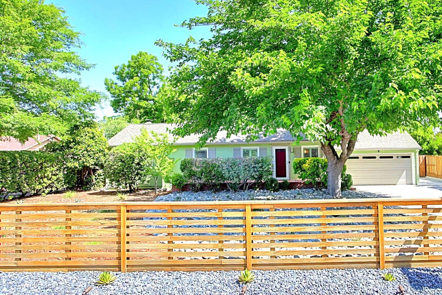 Photo of 2701 Carson Wy in Sacramento, CA