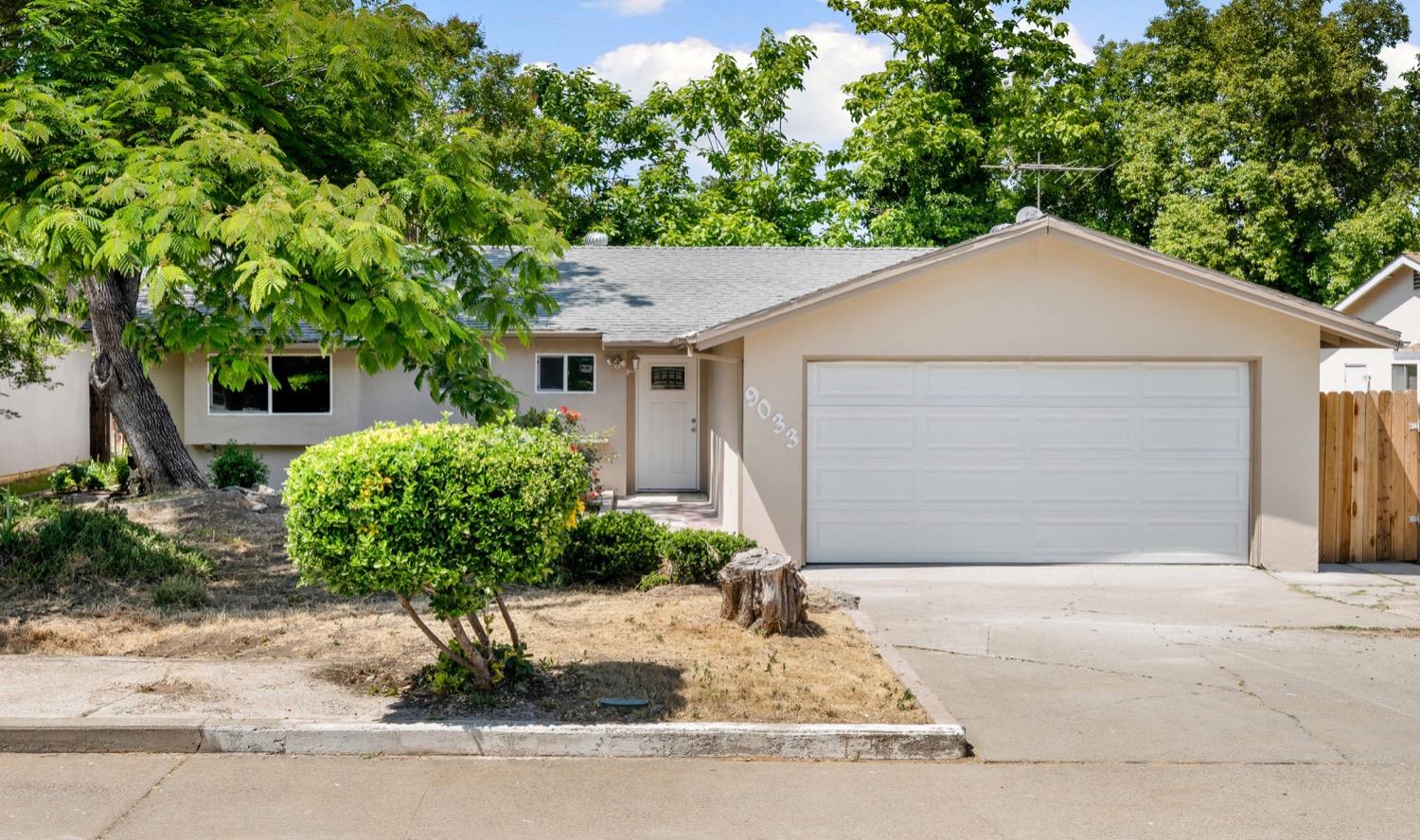 Photo of 9033 Madison Ave in Orangevale, CA