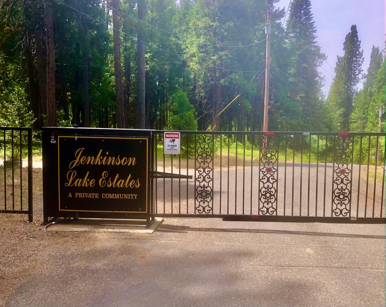 Photo of Park Woods Dr in Pollock Pines, CA