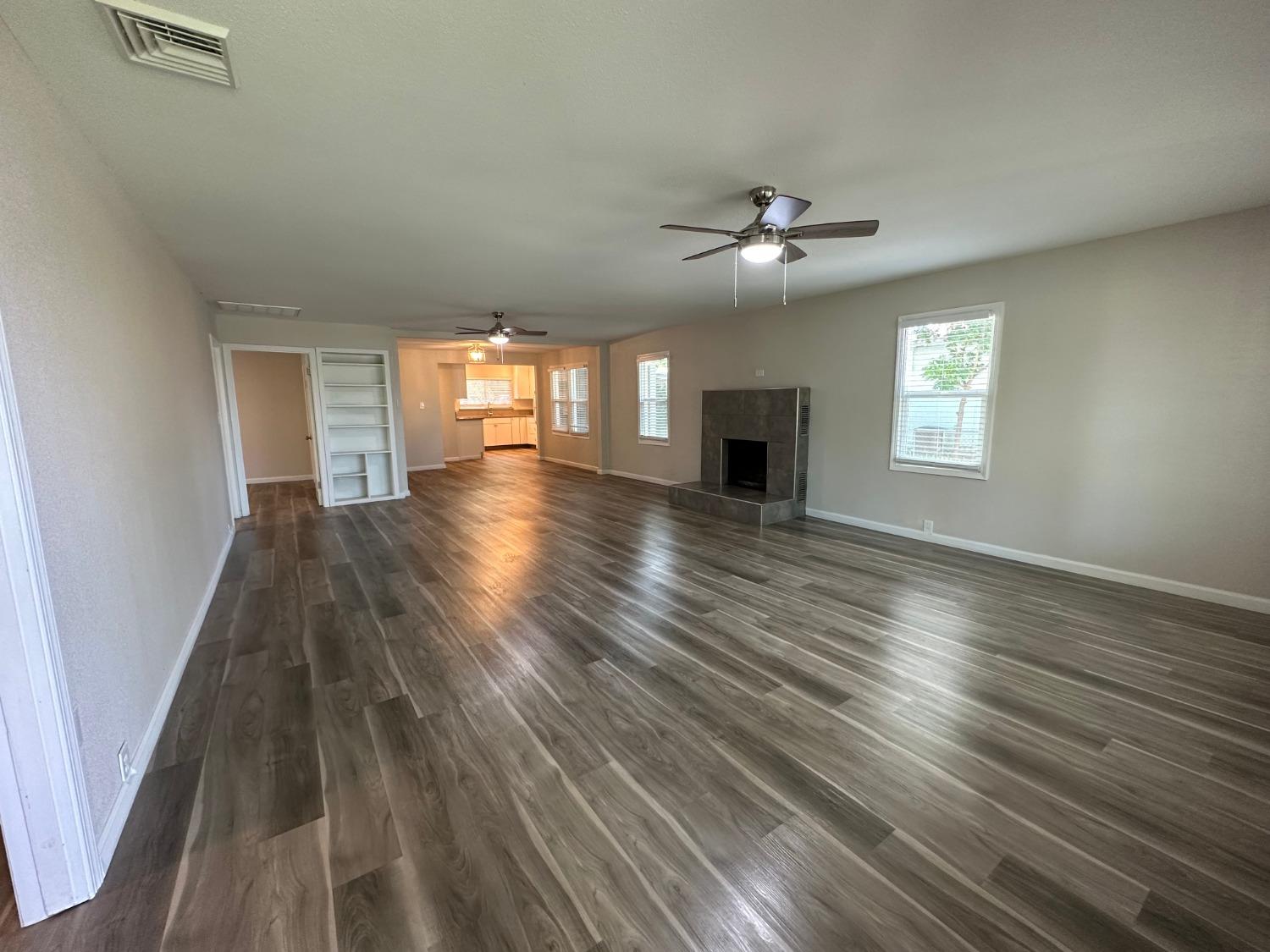 Detail Gallery Image 11 of 56 For 1738 S Drake Ave, Stockton,  CA 95215 - 4 Beds | 2 Baths