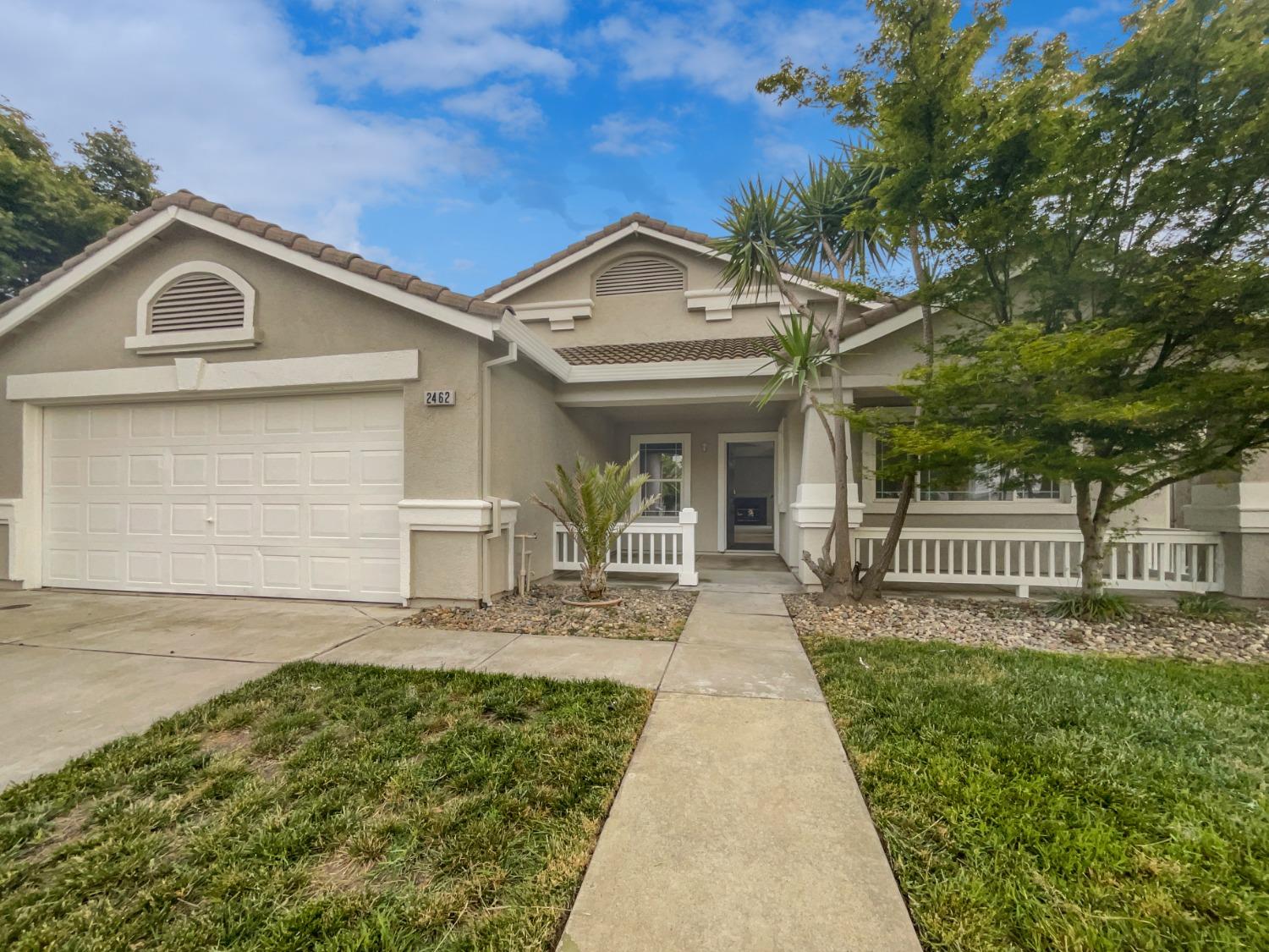 Detail Gallery Image 1 of 1 For 2462 Briarcliff Dr, Stockton,  CA 95206 - 4 Beds | 2 Baths