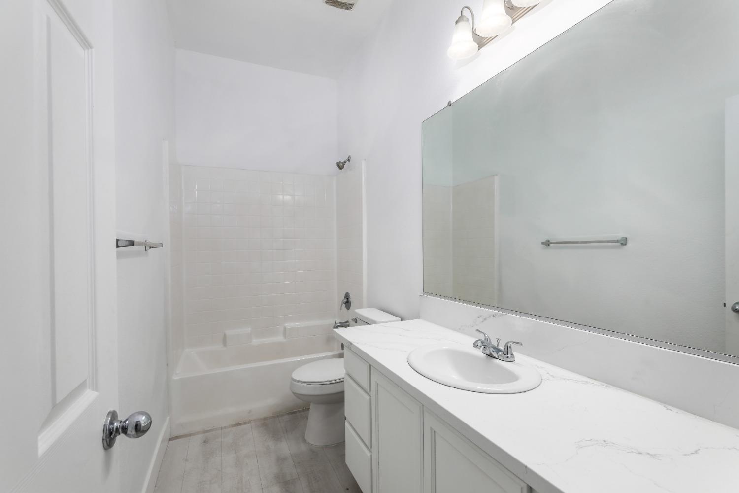 Detail Gallery Image 10 of 51 For 2345 New Brighton Ln, Stockton,  CA 95209 - 4 Beds | 2 Baths