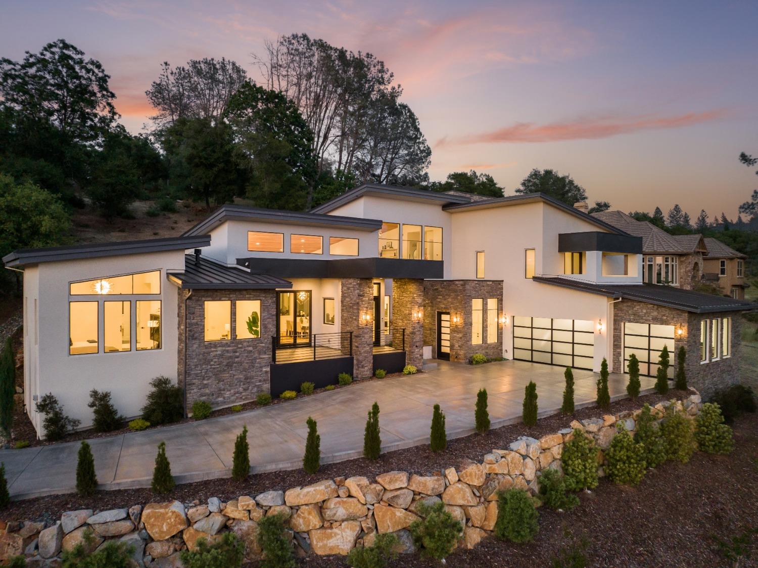 Photo of 2611 Pinnacle View Dr in Meadow Vista, CA