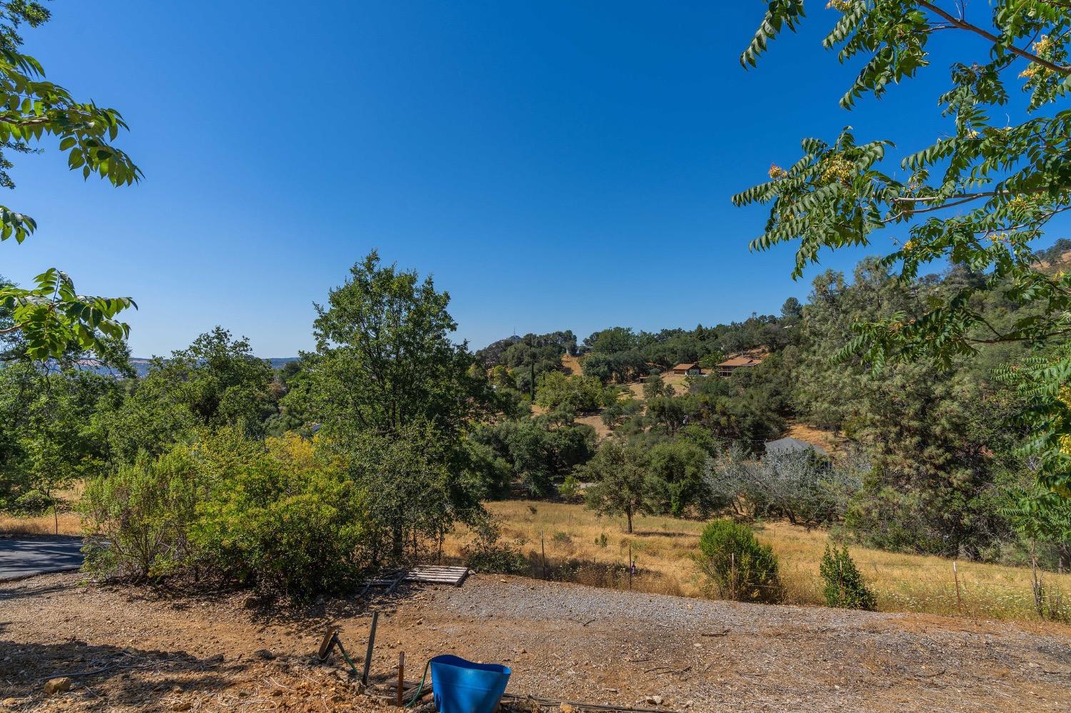 Photo of 8674 Center St in Mokelumne Hill, CA
