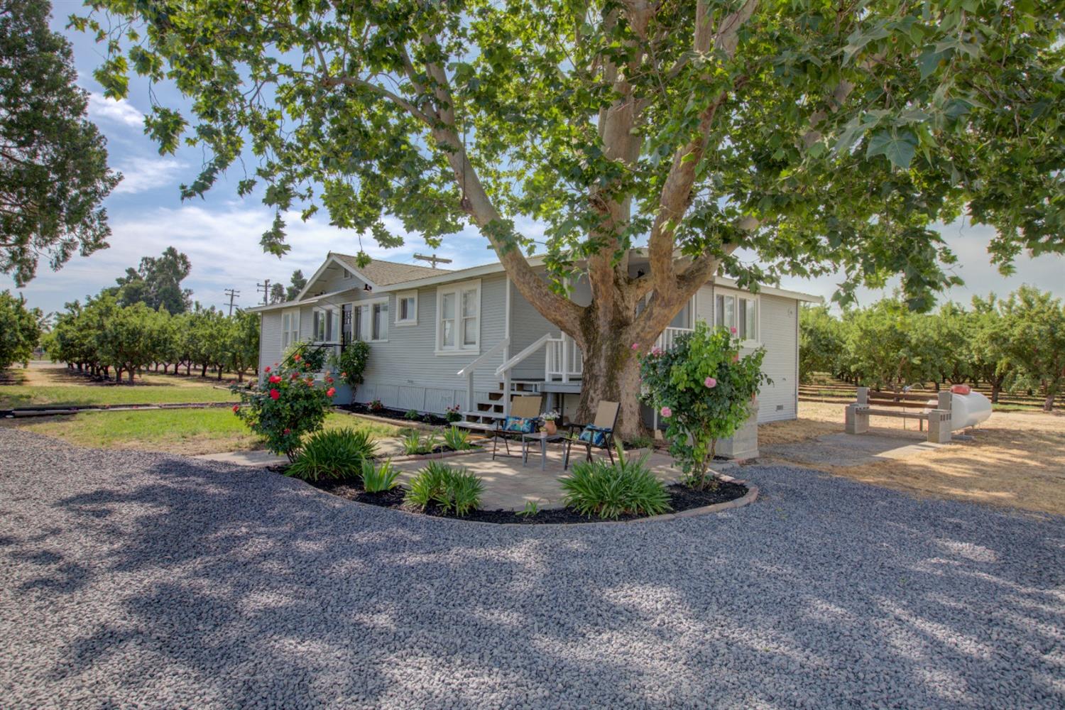 Detail Gallery Image 1 of 2 For 17569 Campbell Ave, Escalon,  CA 95320 - 2 Beds | 1 Baths