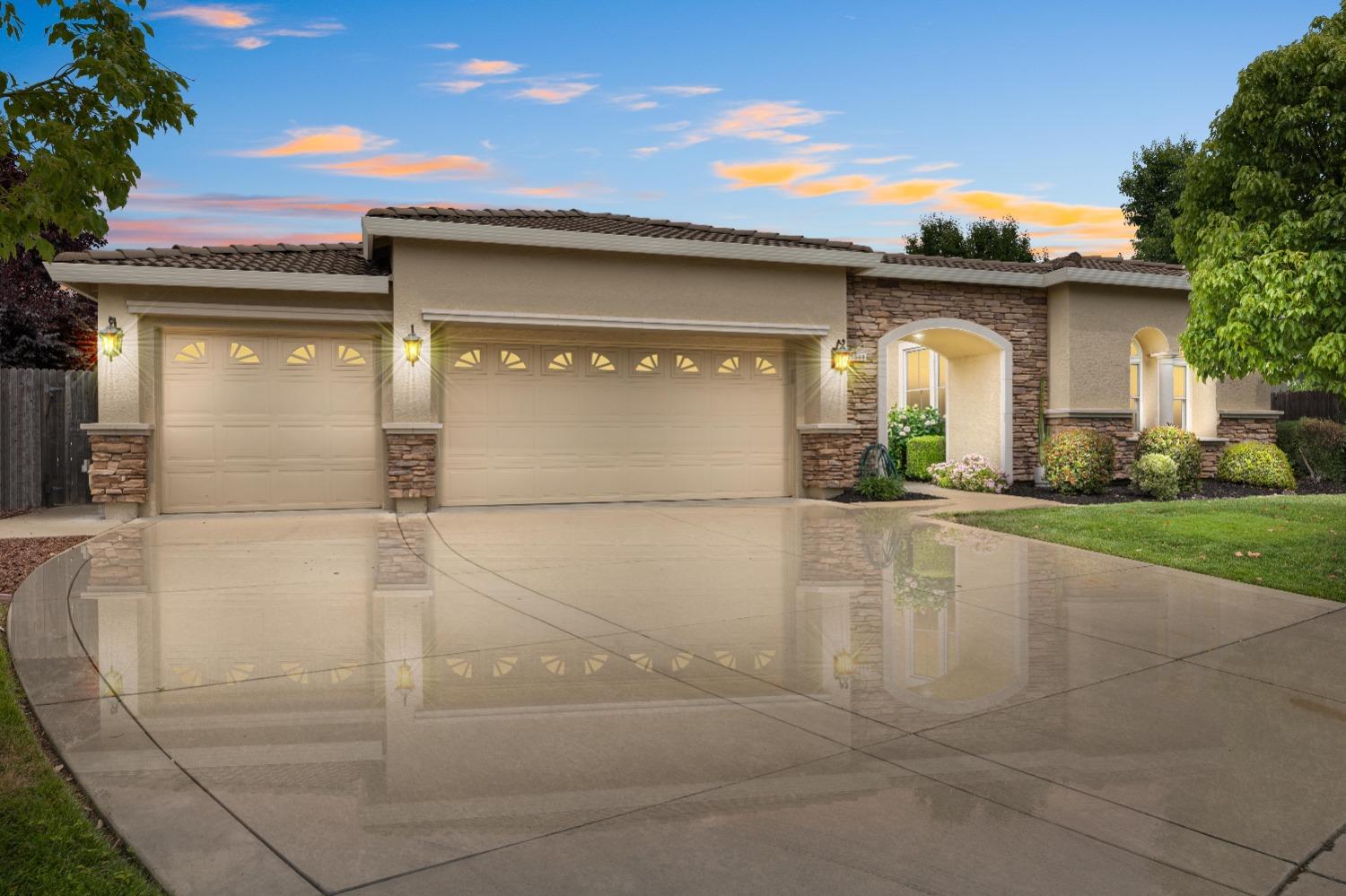 Photo of 5968 Tanus Cir in Rocklin, CA