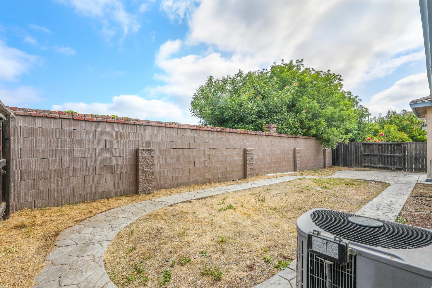 Detail Gallery Image 38 of 51 For 2345 New Brighton Ln, Stockton,  CA 95209 - 4 Beds | 2 Baths
