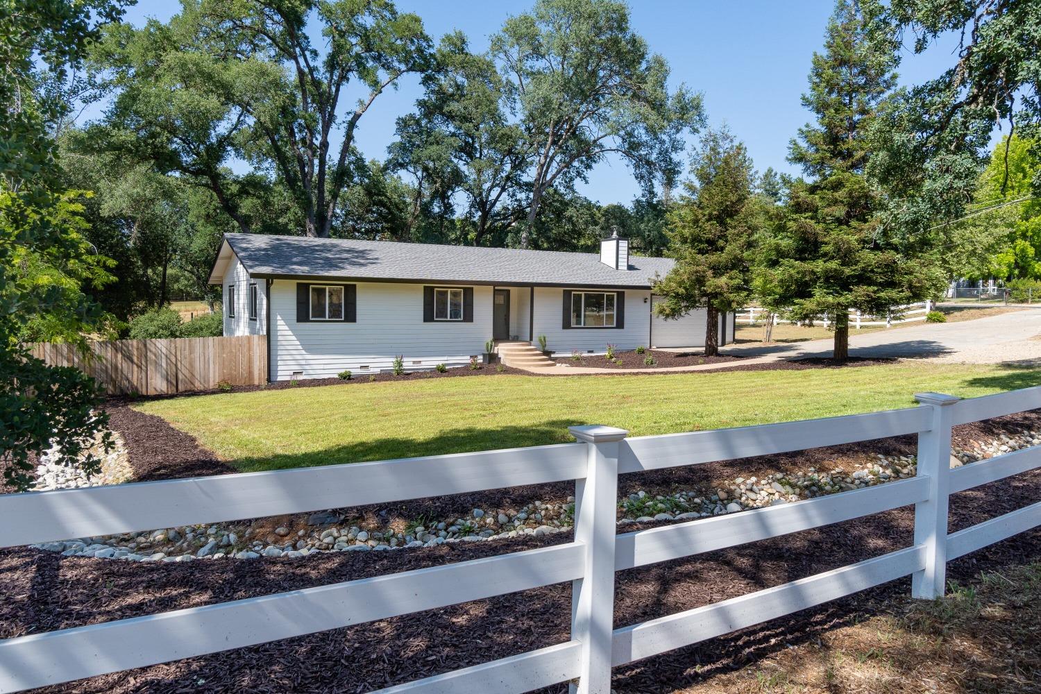 Photo of 2440 Ponderosa Rd in Rescue, CA