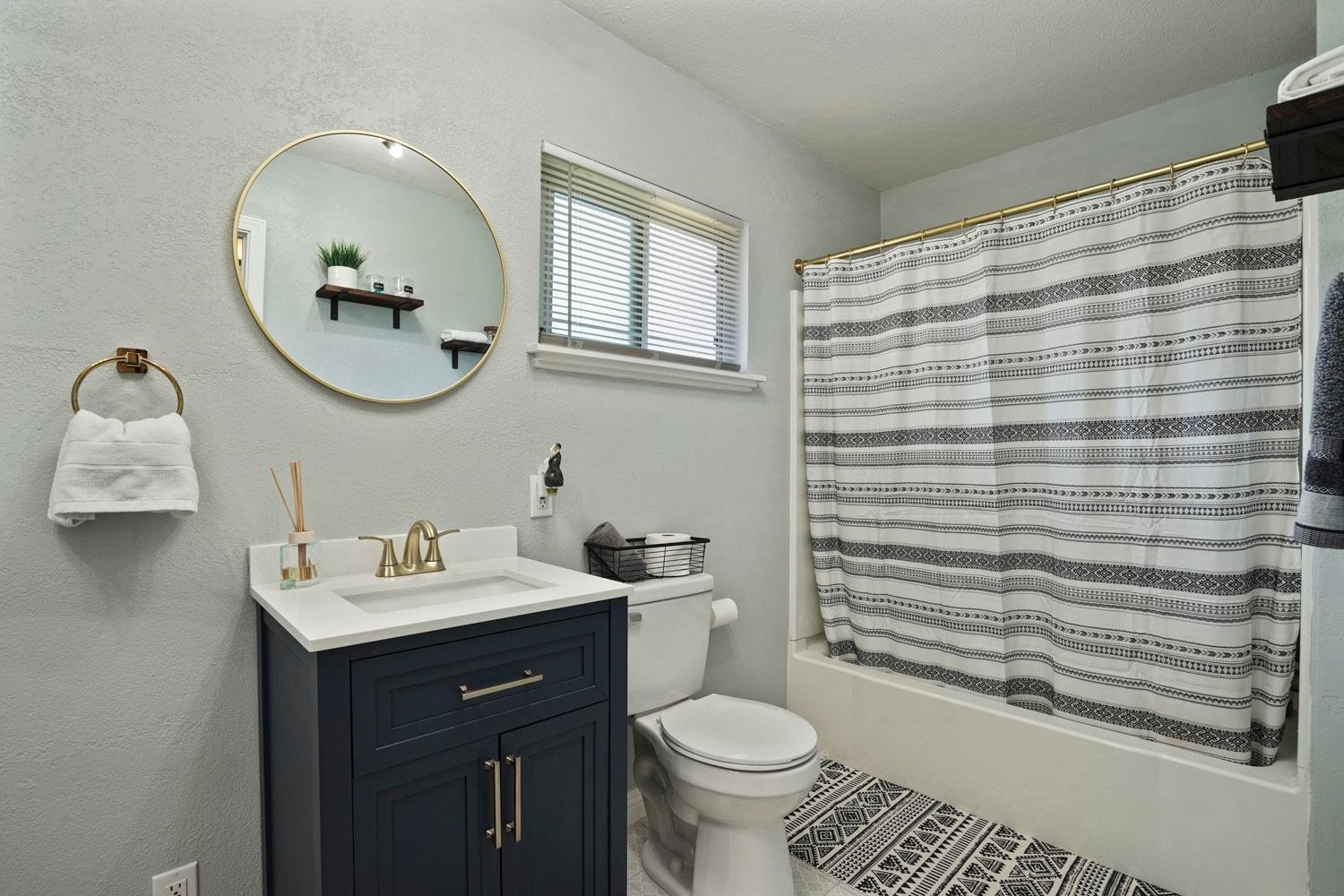 Detail Gallery Image 19 of 38 For 217 E Mayfair Ave, Stockton,  CA 95207 - 3 Beds | 2 Baths