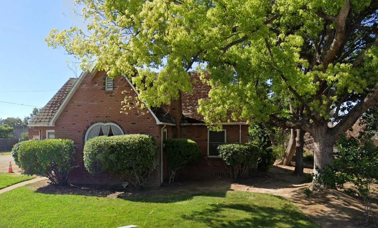 Photo of 8448 Florin Rd in Sacramento, CA