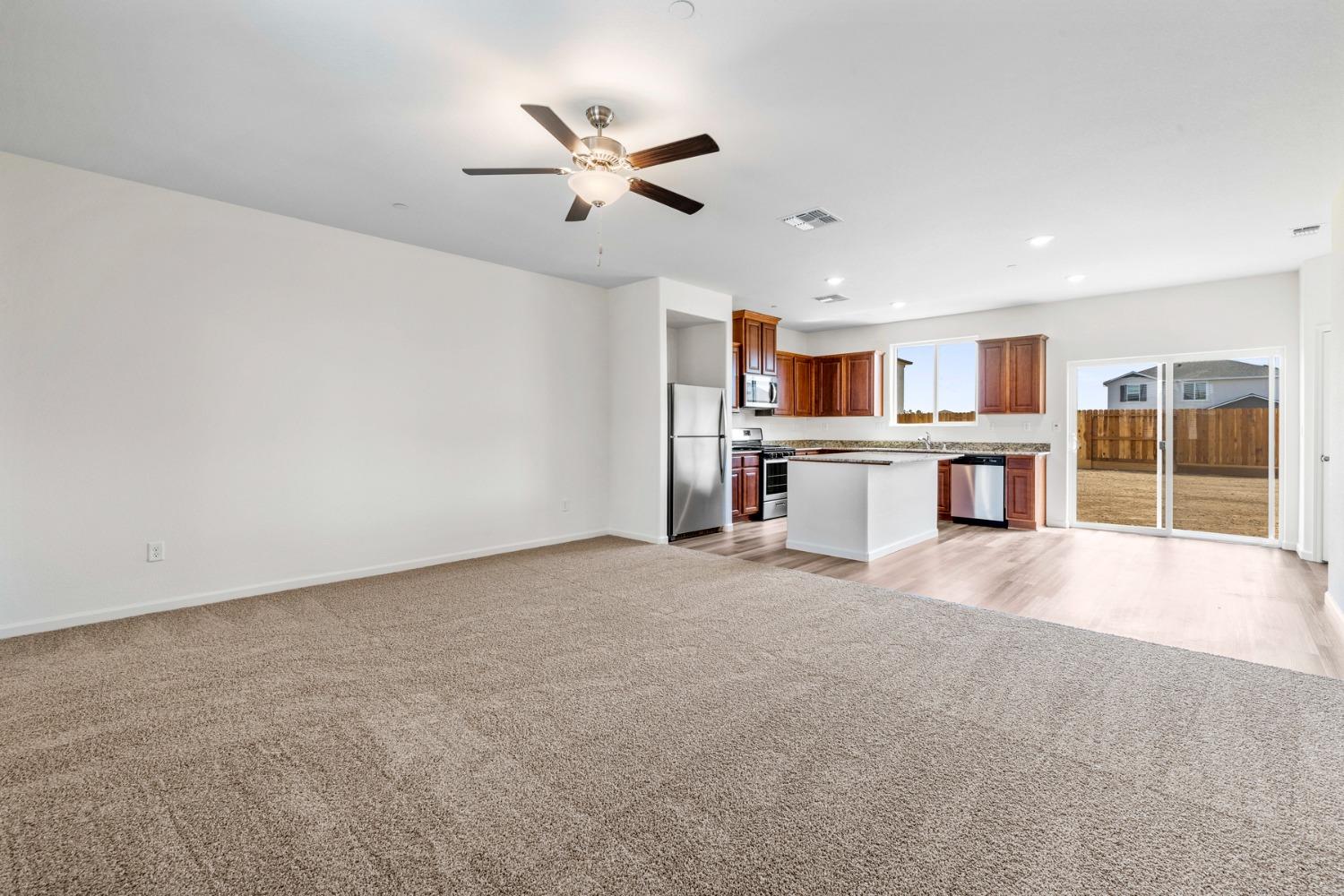 Detail Gallery Image 2 of 12 For 10484 Santana Ln, Stockton,  CA 95212 - 4 Beds | 2/1 Baths
