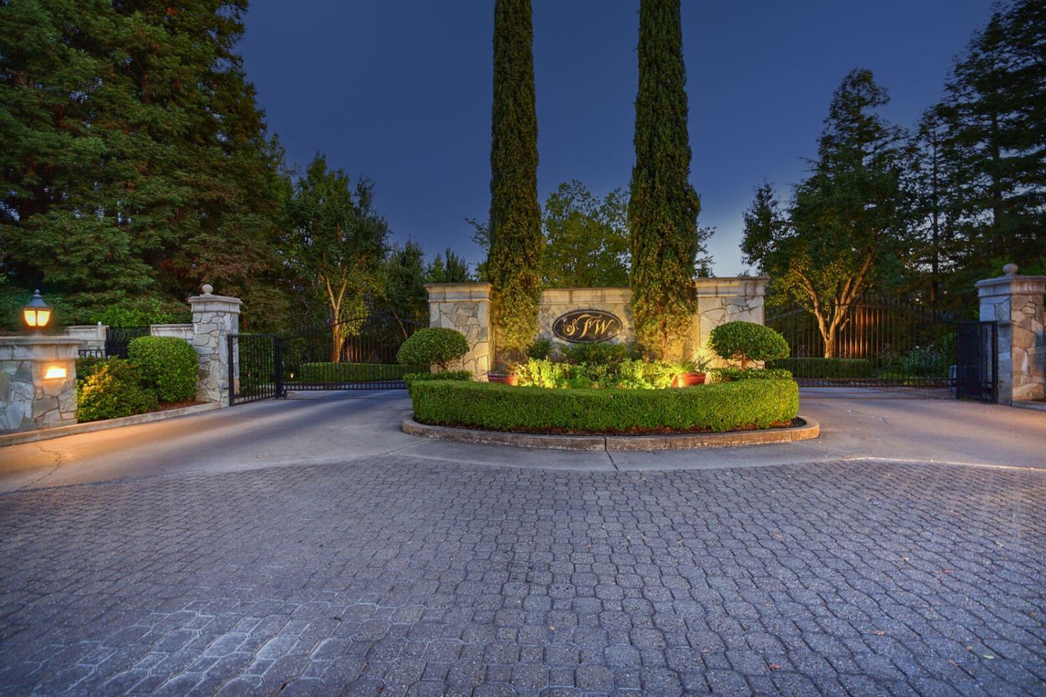 Photo of 5565 E Saint Francis Cir in Loomis, CA
