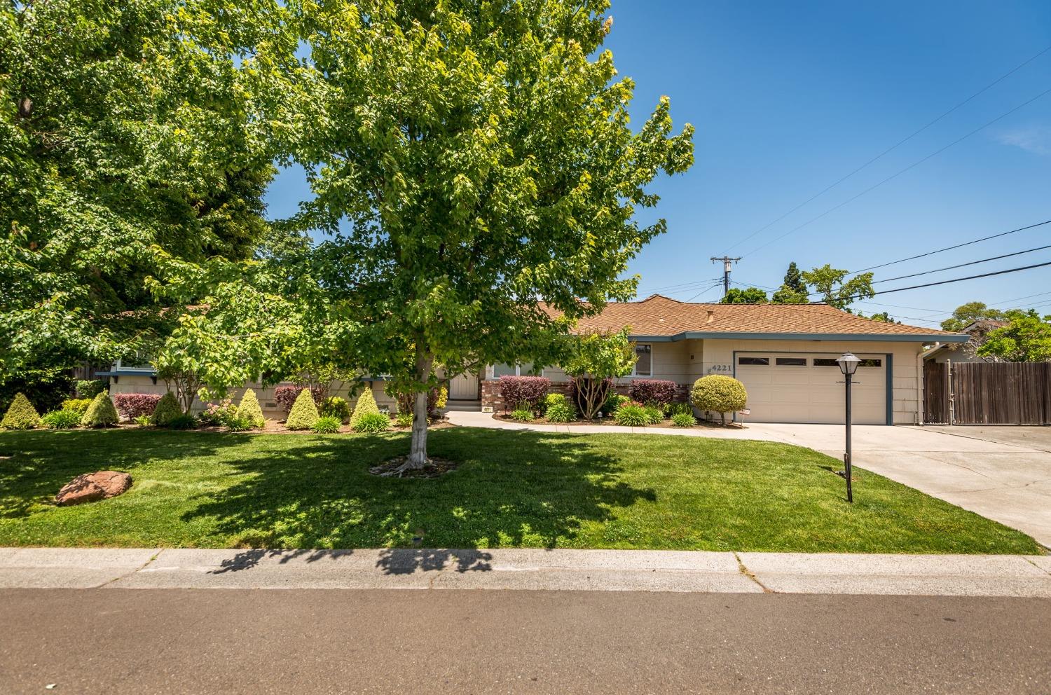 Photo of 4221 Devon Ln in Sacramento, CA