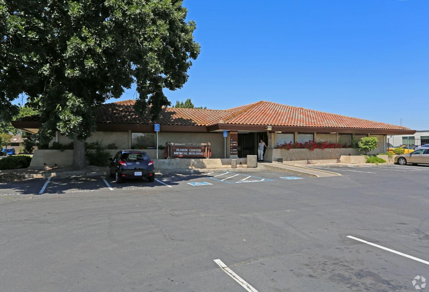 Photo of 7240 E Southgate Dr in Sacramento, CA