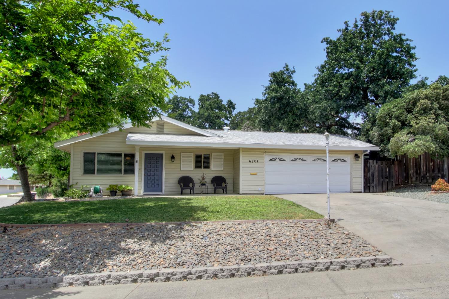 Photo of 6801 Springwood Dr in Sacramento, CA