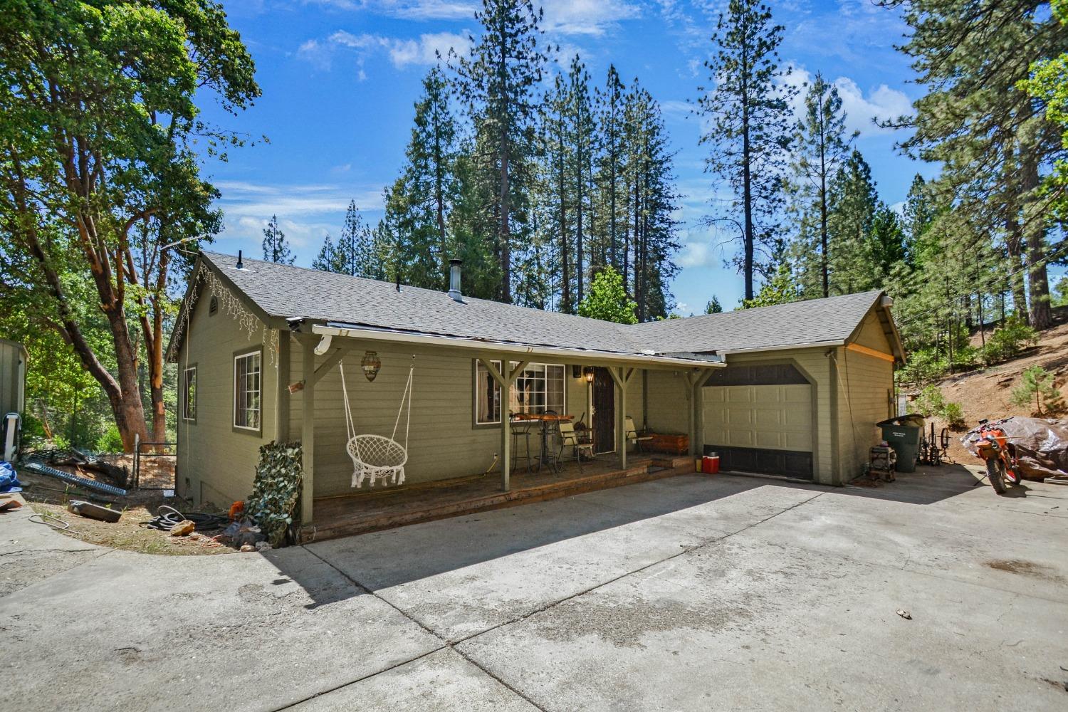 Photo of 25650 Meadow Dr in Pioneer, CA