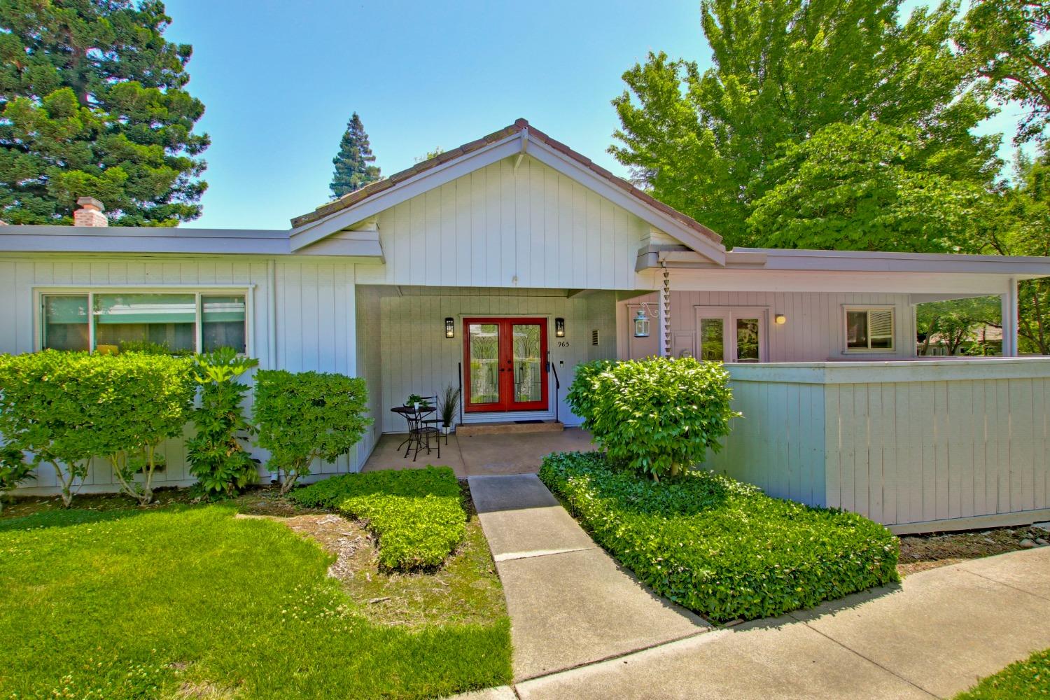 Photo of 965 Commons Dr in Sacramento, CA