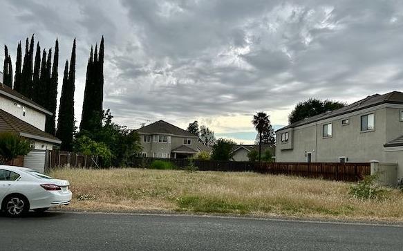 Photo of 720 Bell Russell Wy in Sacramento, CA