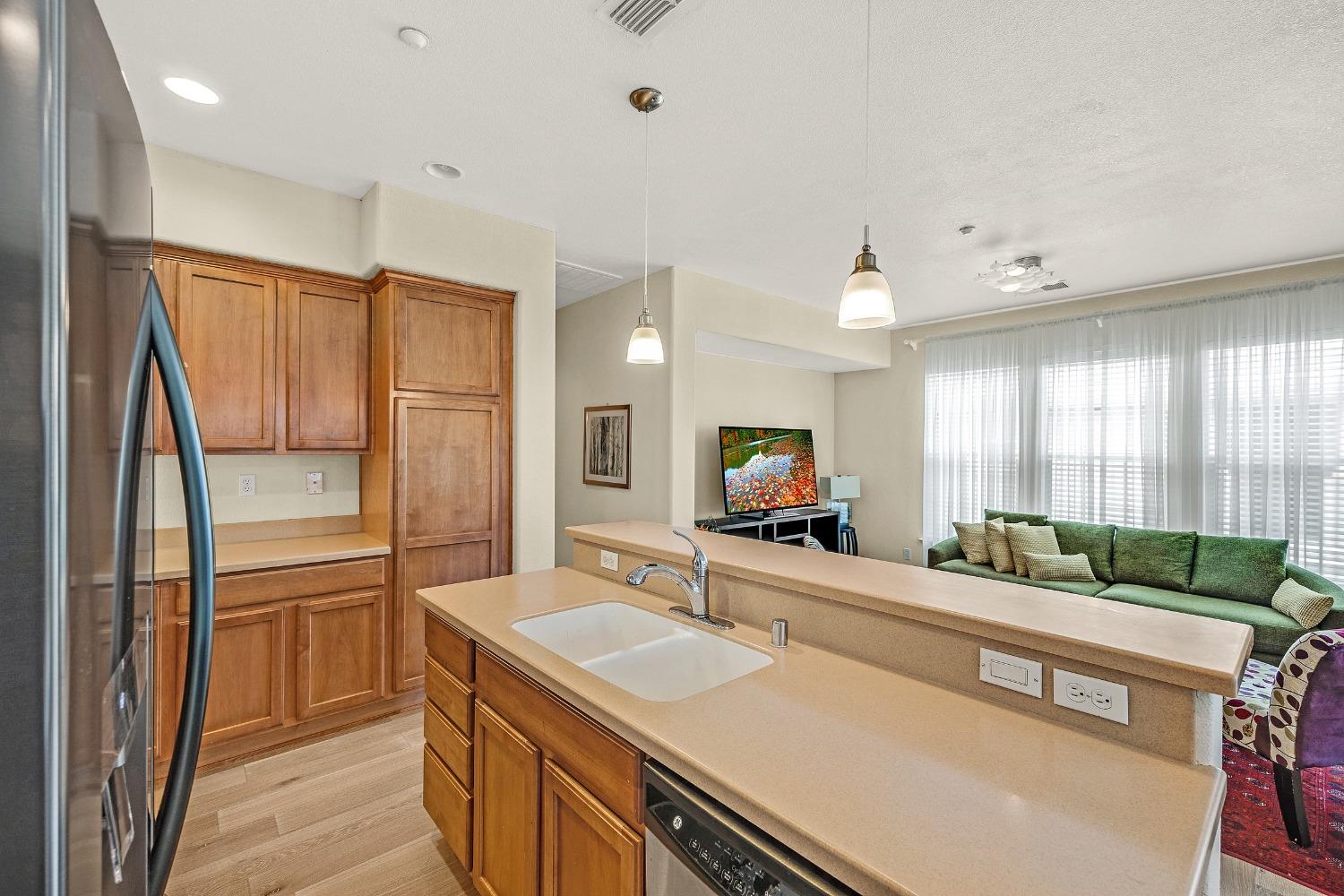 Detail Gallery Image 3 of 23 For 74 S Rio Rapido Dr, Mountain House,  CA 95391 - 2 Beds | 2 Baths