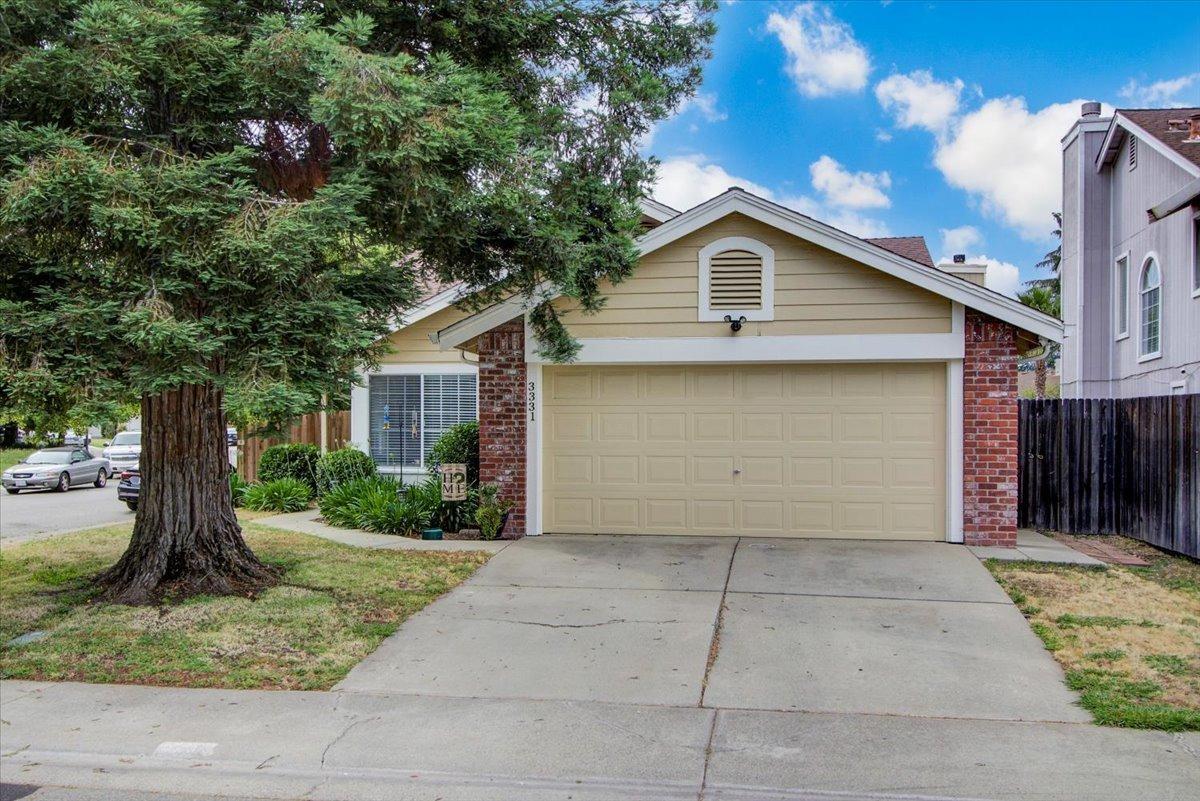Photo of 3331 Groveland Wy in Antelope, CA