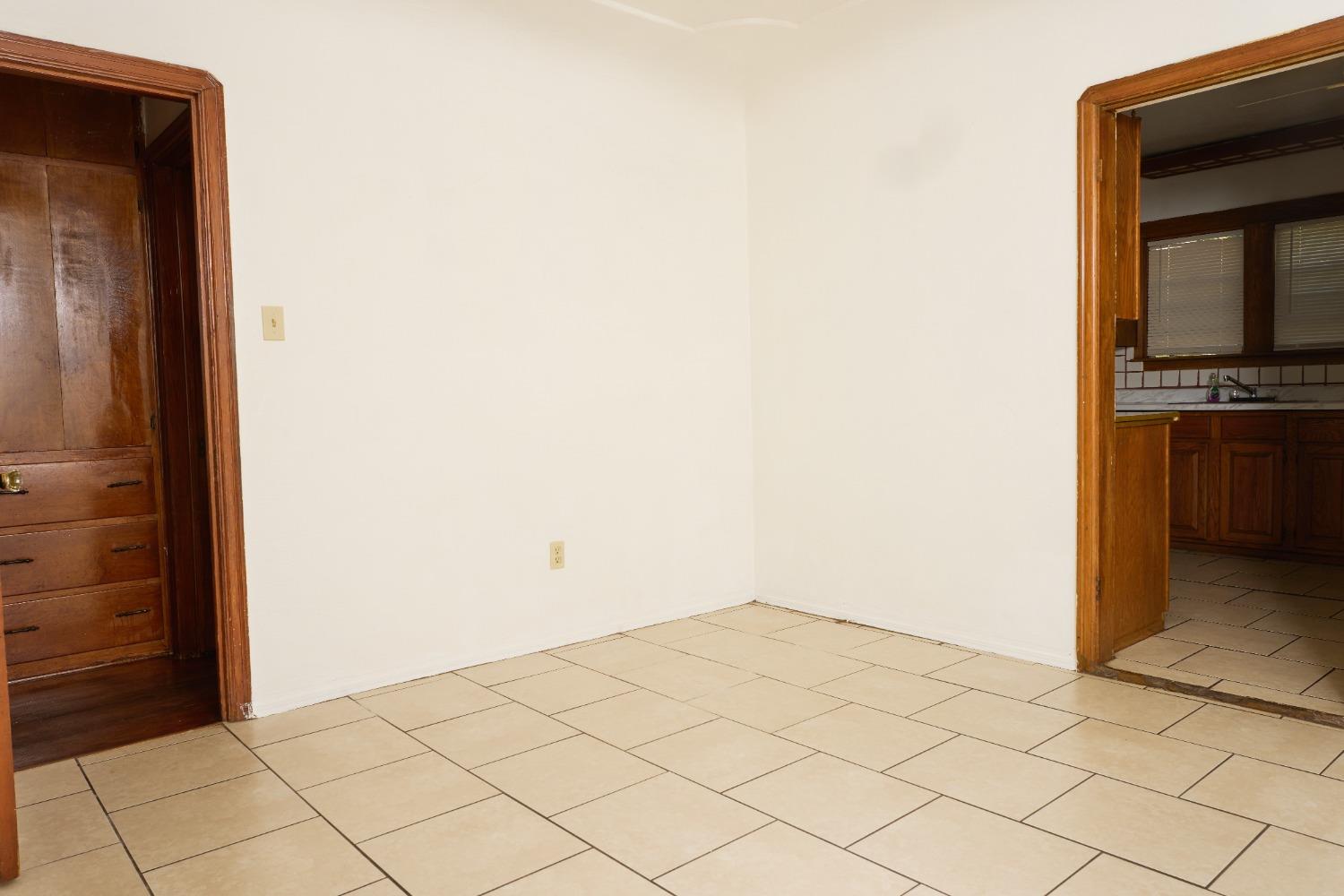 Detail Gallery Image 10 of 54 For 919 S Church St, Lodi,  CA 95240 - 3 Beds | 2 Baths
