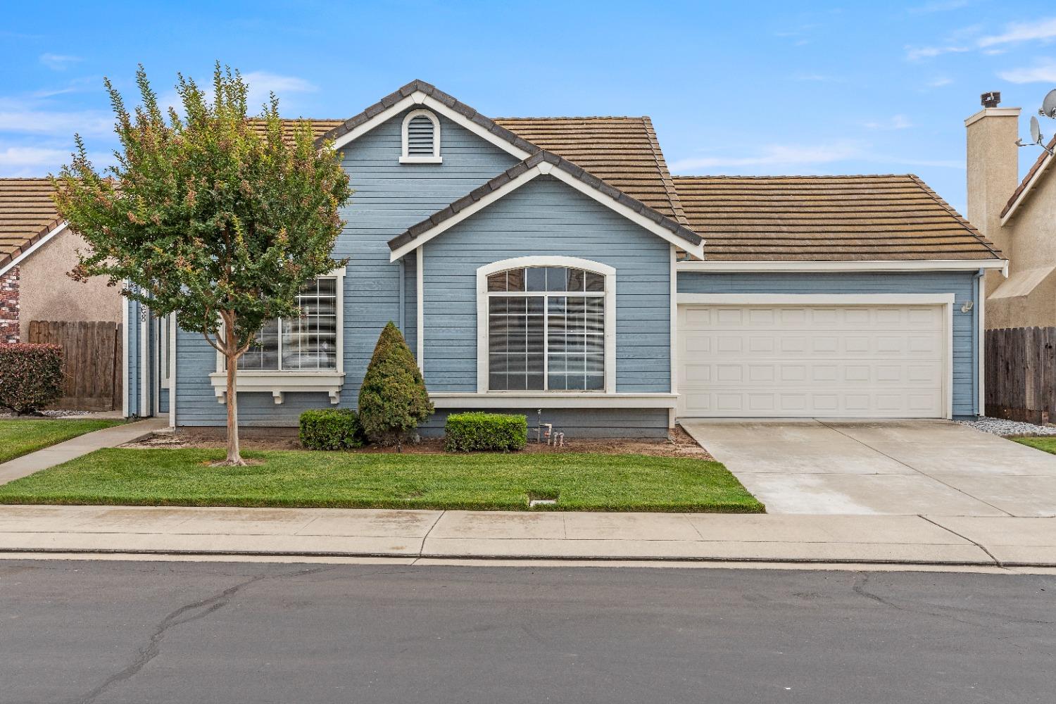Detail Gallery Image 1 of 1 For 168 Cornerstone Way, Manteca,  CA 95336 - 2 Beds | 2 Baths