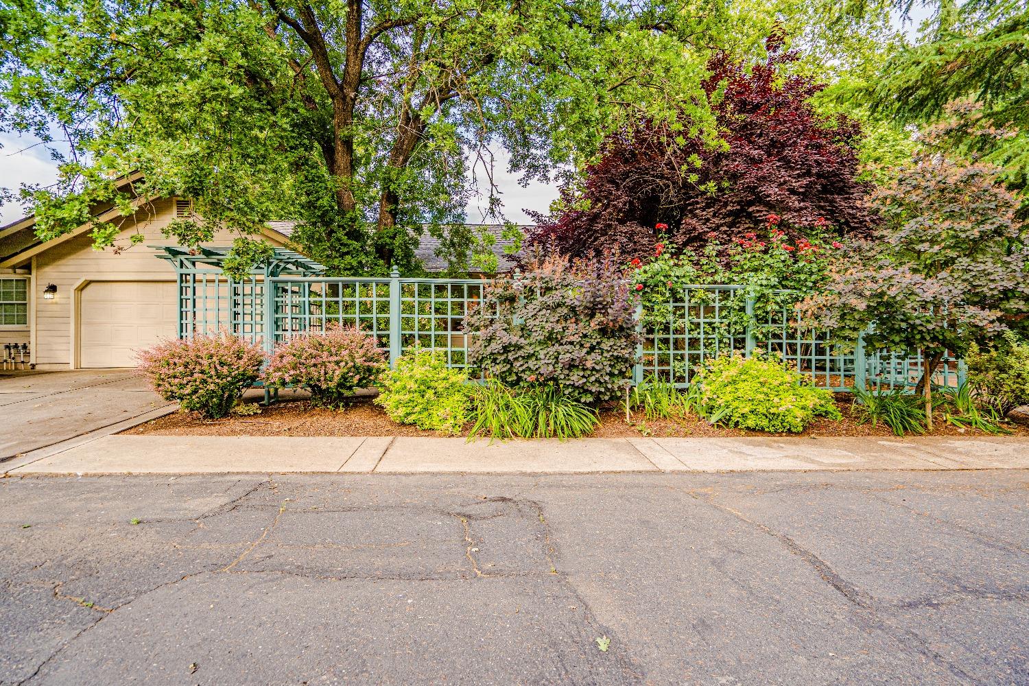 Photo of 603 Kindred Ln in Roseville, CA
