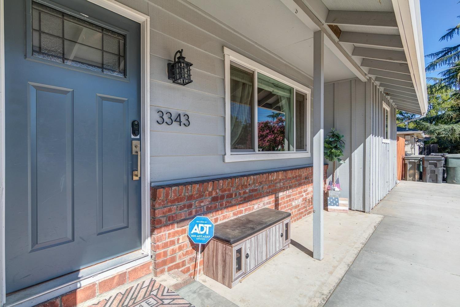 Photo of 3343 California Ave in Carmichael, CA