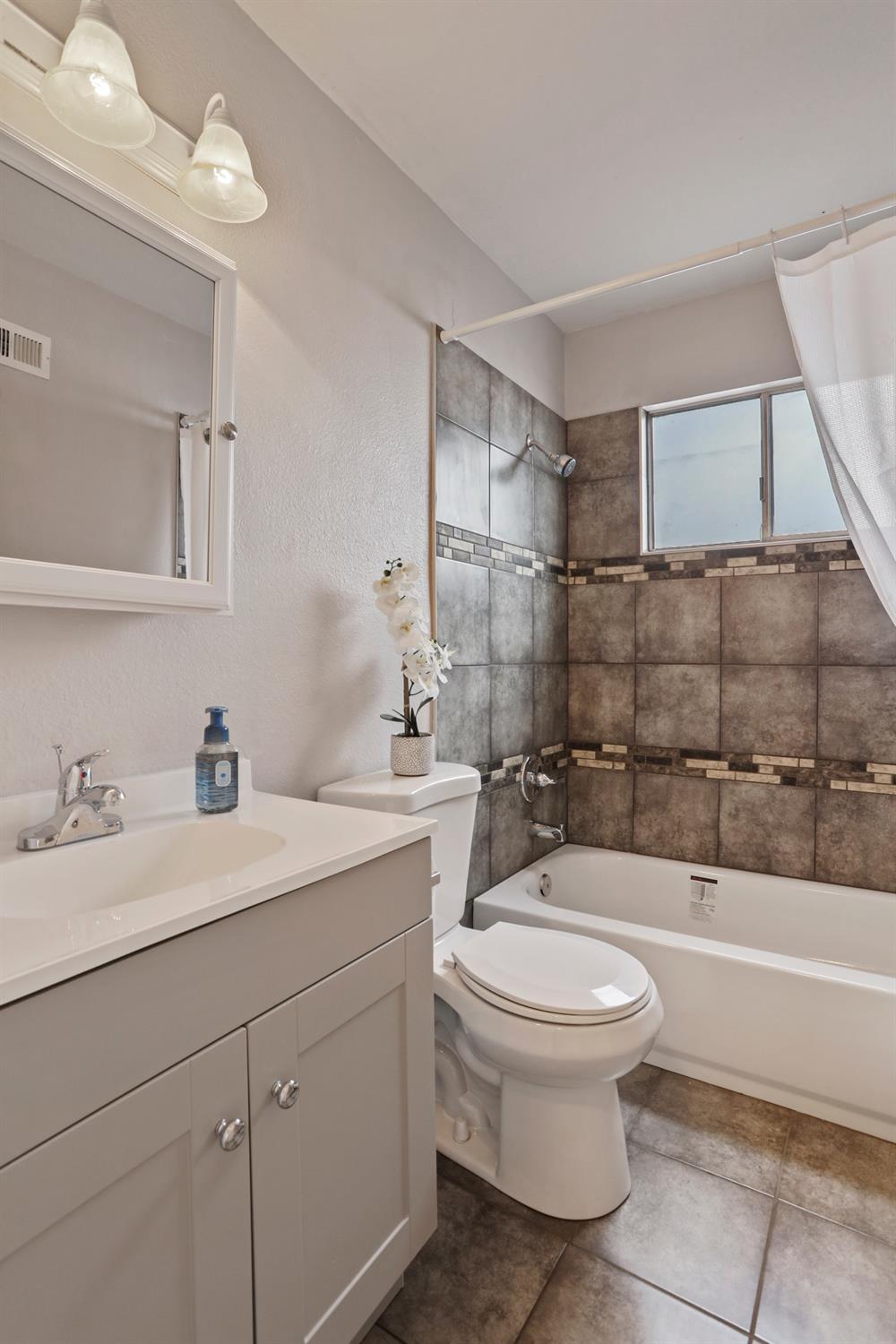 Detail Gallery Image 15 of 41 For 361 Marty Dr, Manteca,  CA 95336 - 3 Beds | 2 Baths